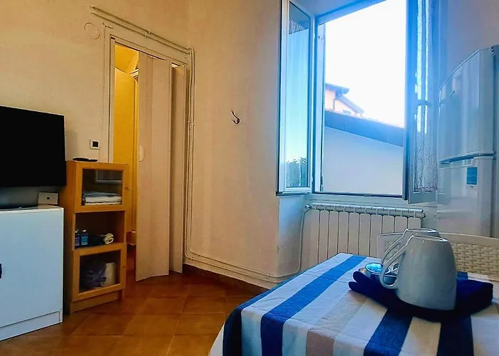 Casa Fiori - Zona , 7 Min Dalle Spiagge 아파트